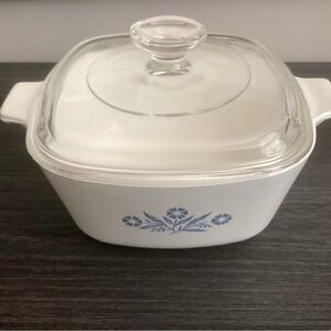 Vintage Cornflower Corning Ware 1 3/4Qt. Casserole with glass lid.